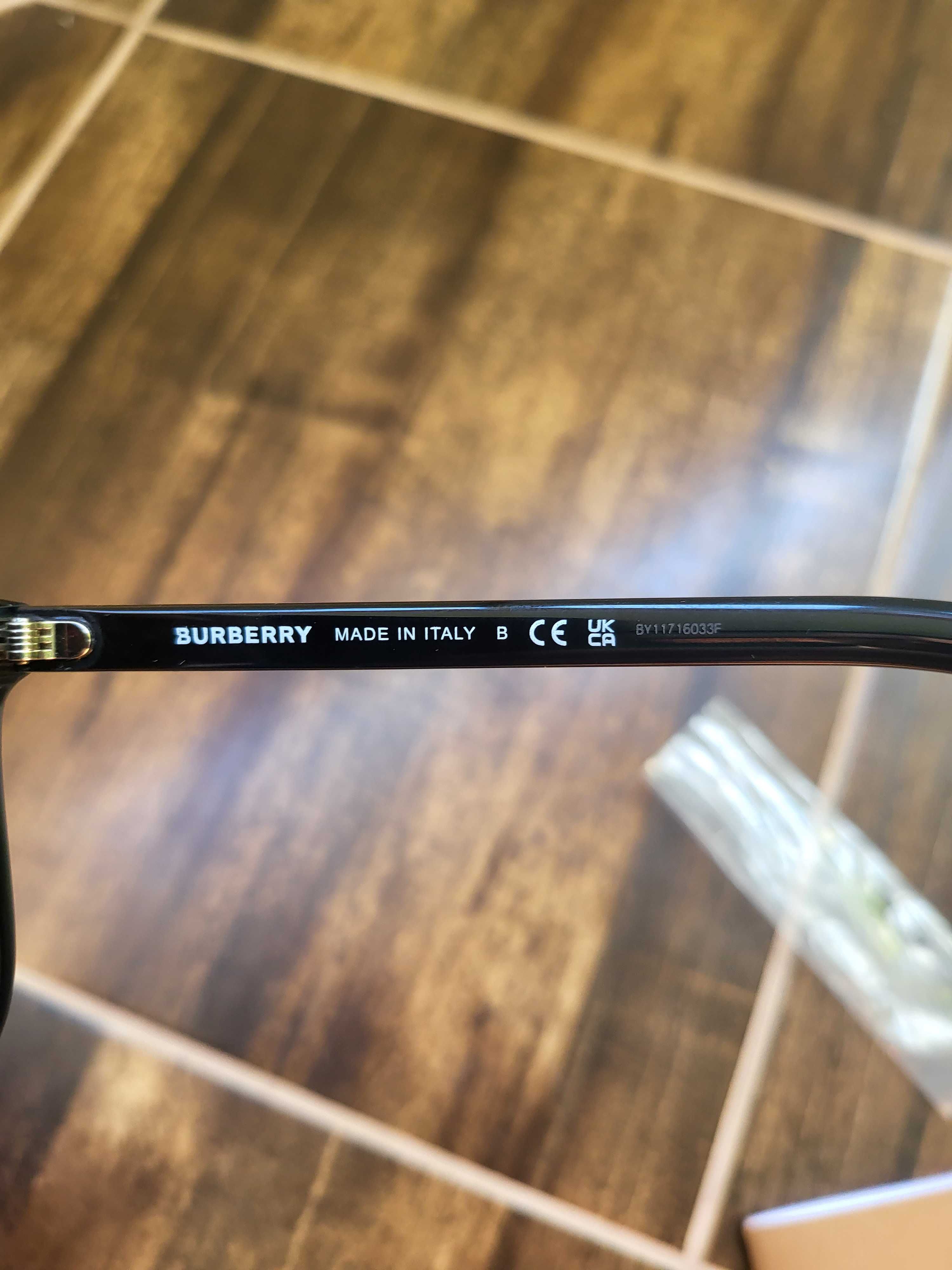 Burberry BE4337 Carnaby 56 Dark Grey & Black Sunglasses Слънчеви очила