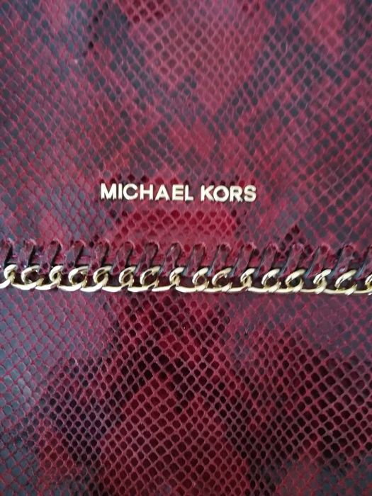 Дамска чанта на Michael Kors