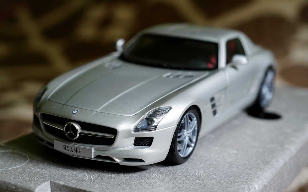 model Mercedes SLS Minichamps 1/18