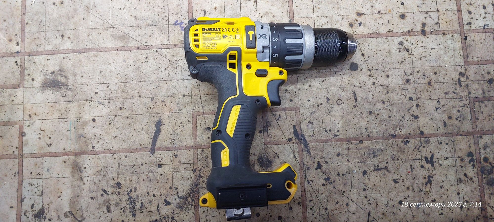 Винтоверт DeWalt DCD 796