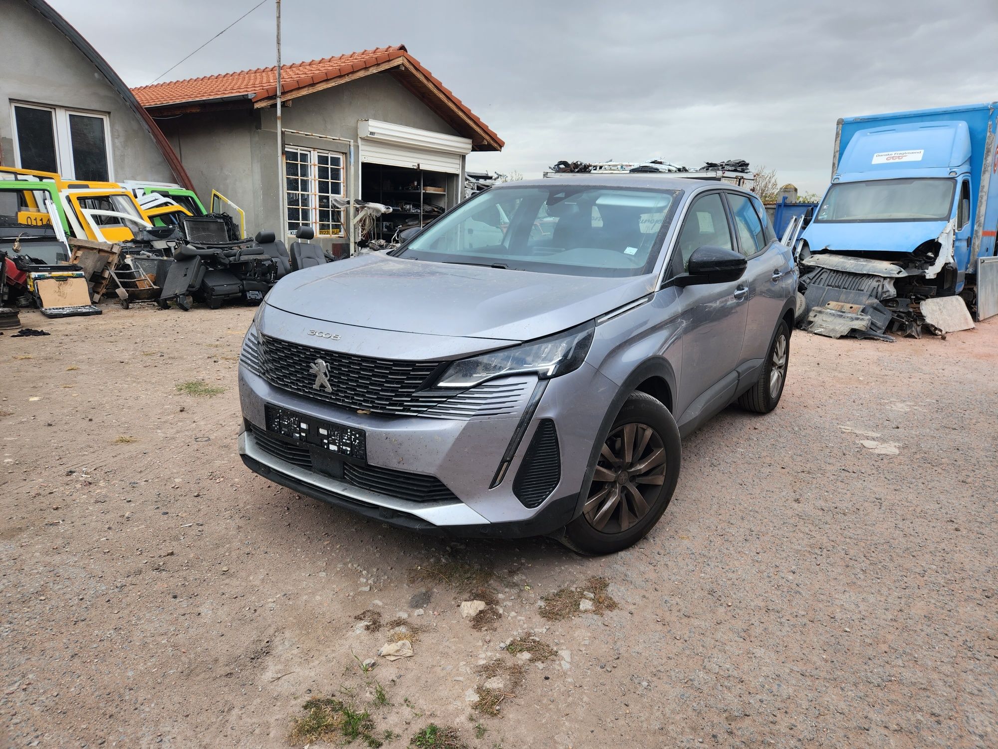 За Части Peugeot 3008 1.2t 2022 година