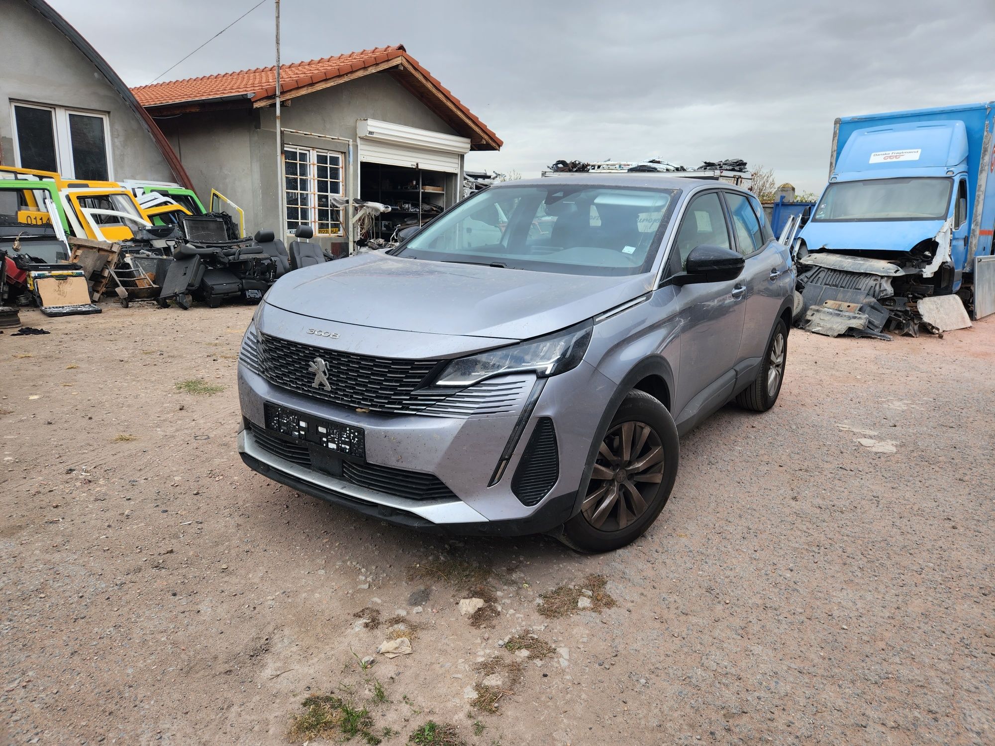 За Части Peugeot 3008 1.2t 2022 година