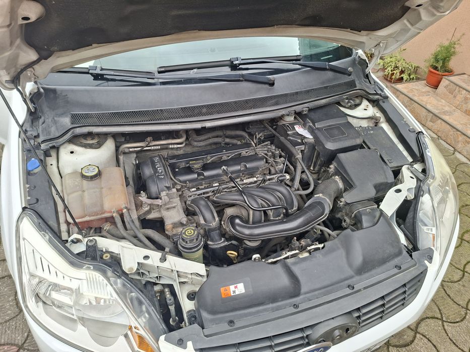 Vând Ford Focus 2 Hatchback