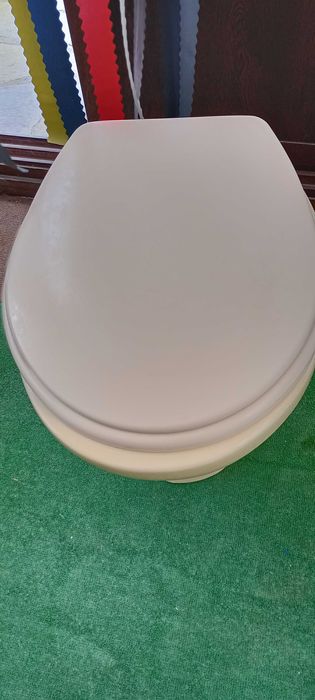 Мивка, тоалетна чиния и казанче