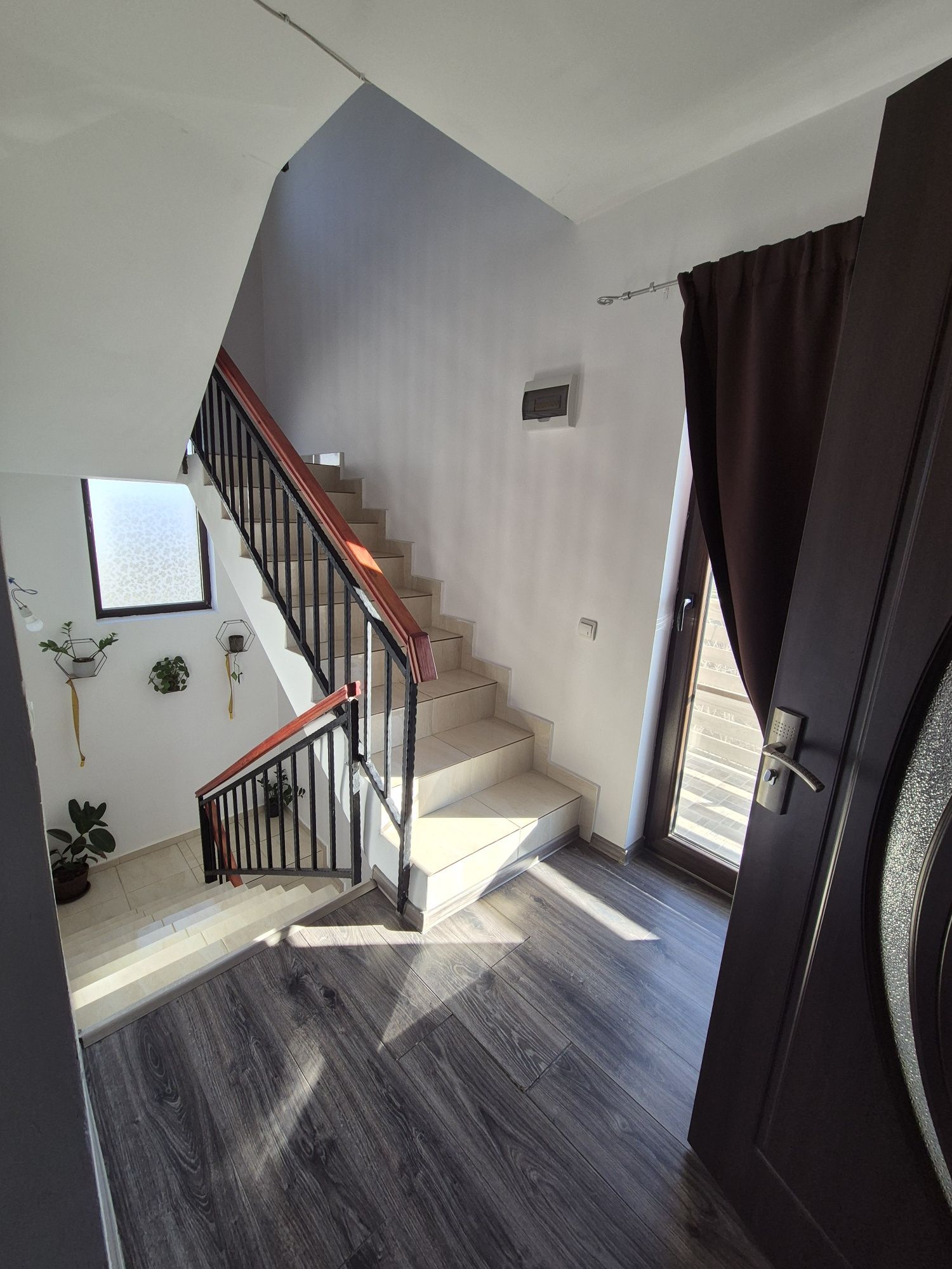 Casă 5 Camere, P + 1 Etaj + Mansarda, 144mp utili, 300mp teren
