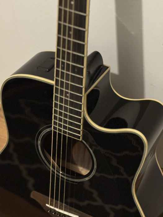 Chitara neagra yamaha