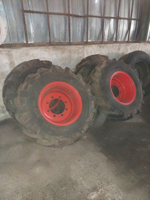 Roți cu cauciucuri noi