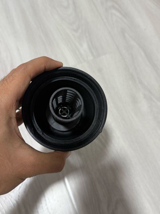 Крышка корпуса масляного фильтра автомобиля Volkswagen, Audi