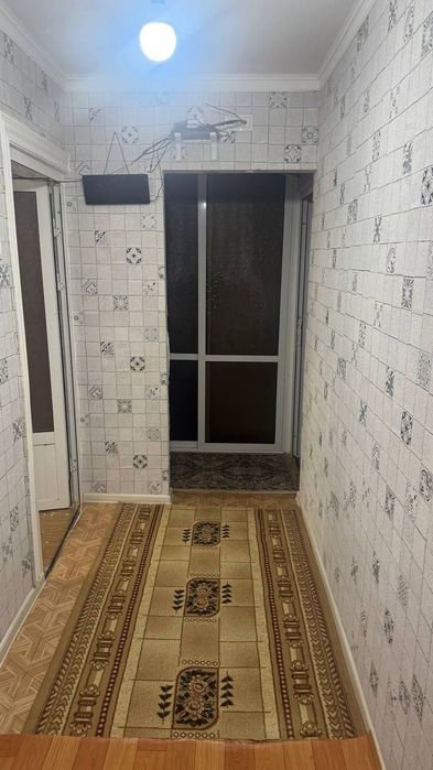 Шахар марказида жойлашган 4 хонали квартира ижарага берилади