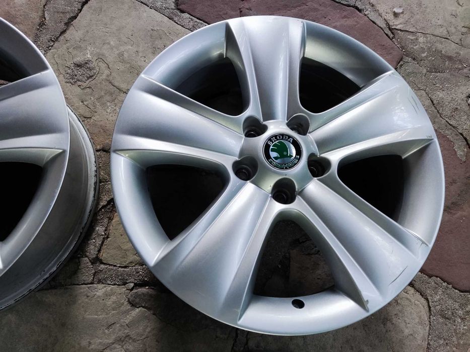 Skoda 17 цола 5х112 оригинални лети джанти Шкода 5x112 7х17 ЕТ45