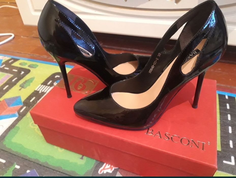 Новые женские туфли