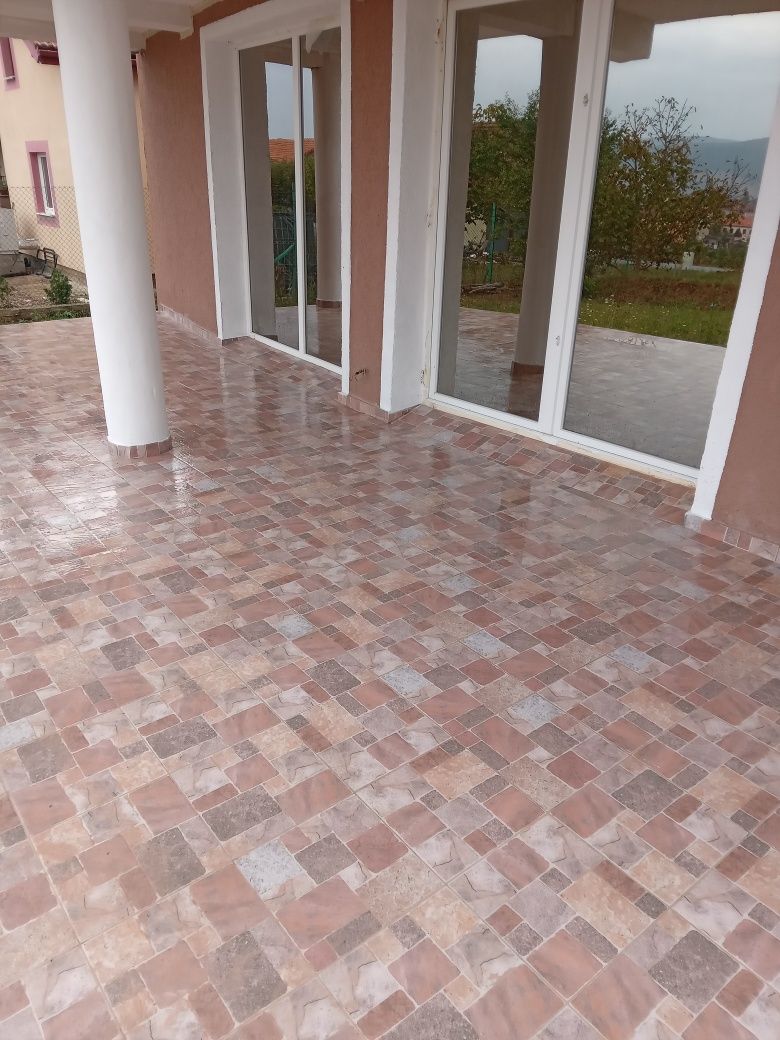 Execut gresie faianță parchet laminat rigips tencuieli decorative