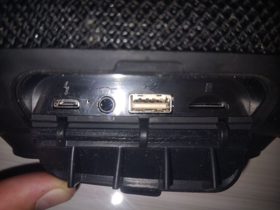 Vand boxa alien noua cu incarcator