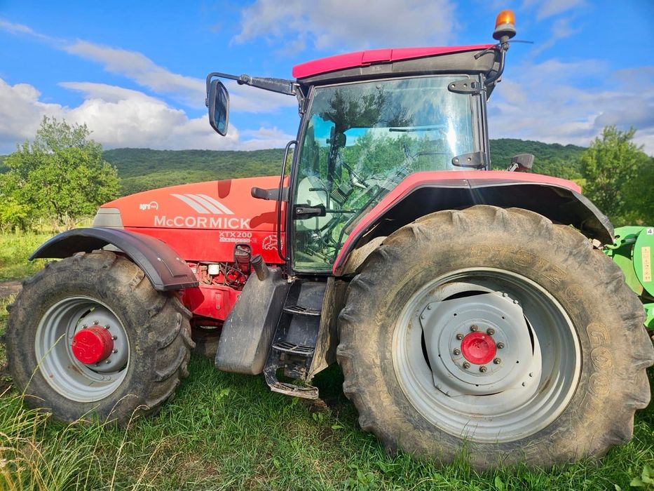 Tractor McCormick 200 cai