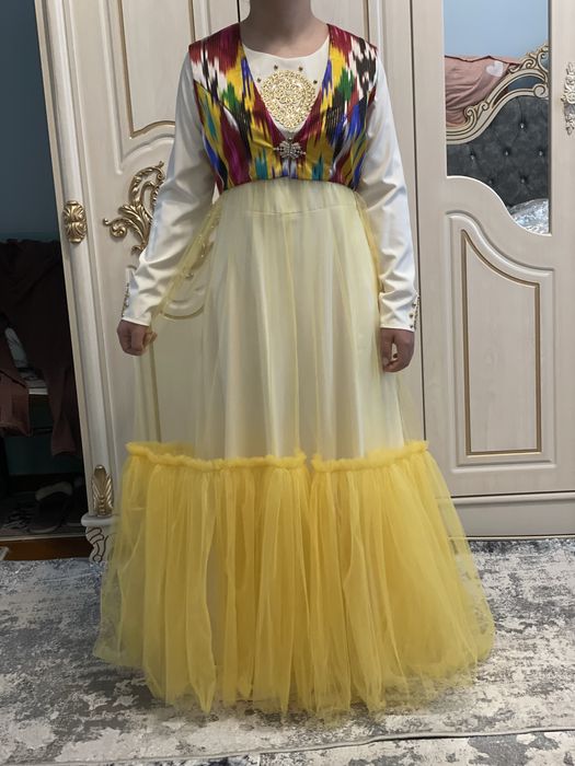 Ansambl koyne bazasi yoq 3 4 marta kiyilgan yengidek turibti