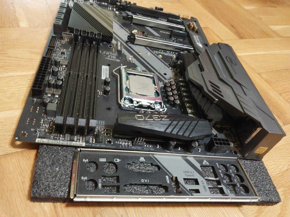 Intel Core i7 8700K + AsRock Z370 Extreme4