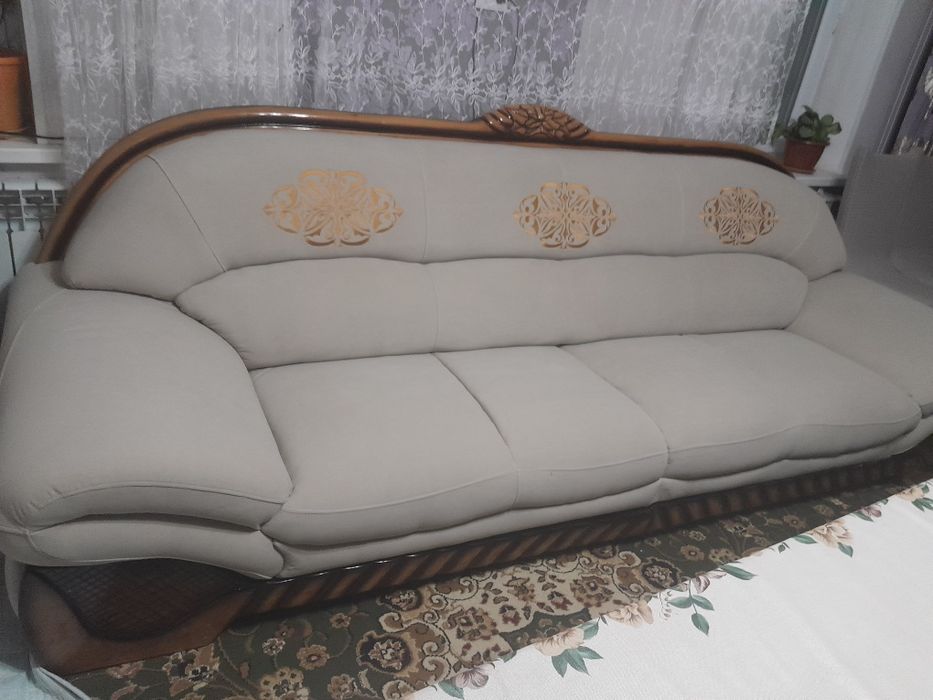 Диван почти новый завадской состояние отличное мягкое