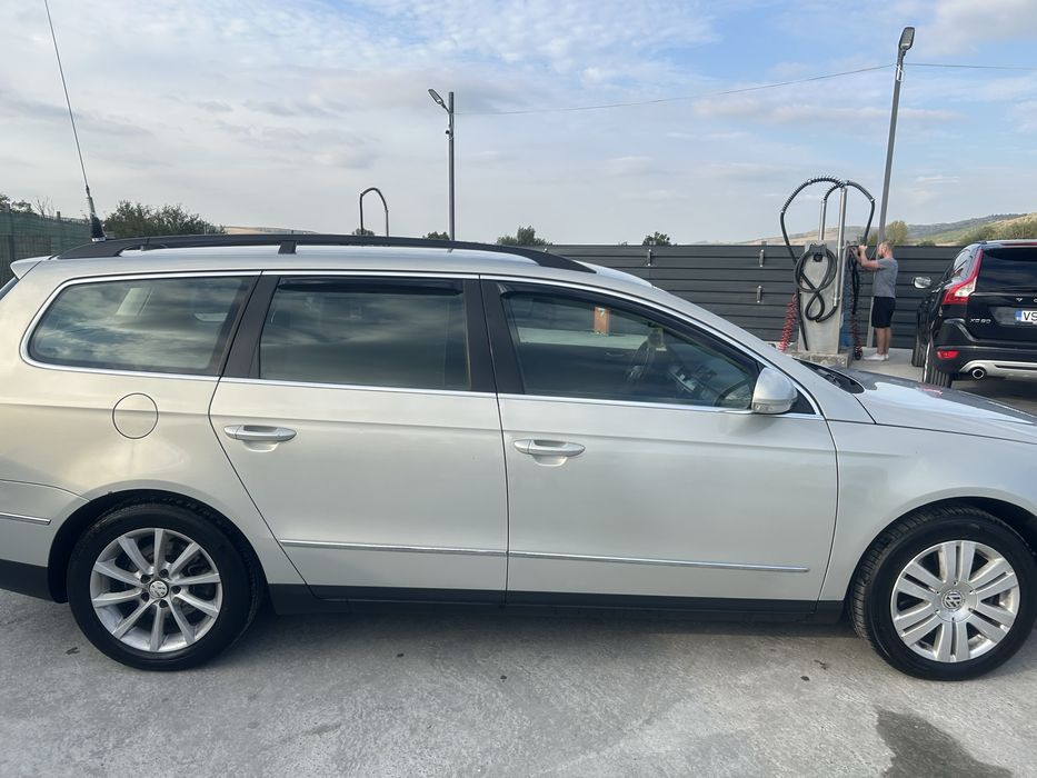 Vând Volkswagen Passat B6 2009 2.0 TDI
