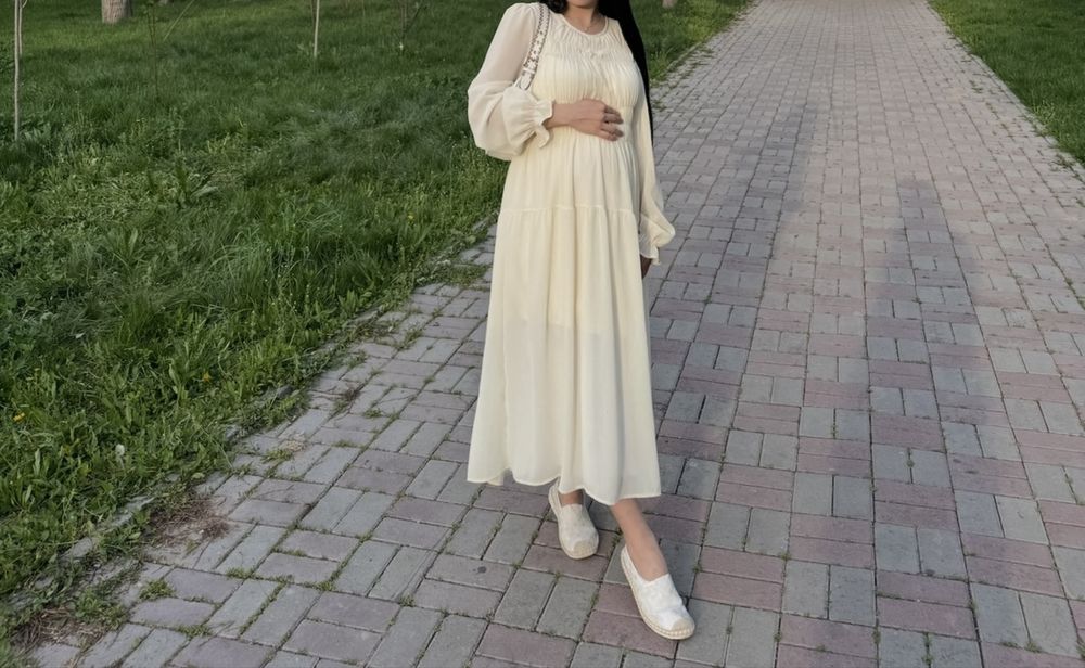 Продаю платья размер С подходит и на М.