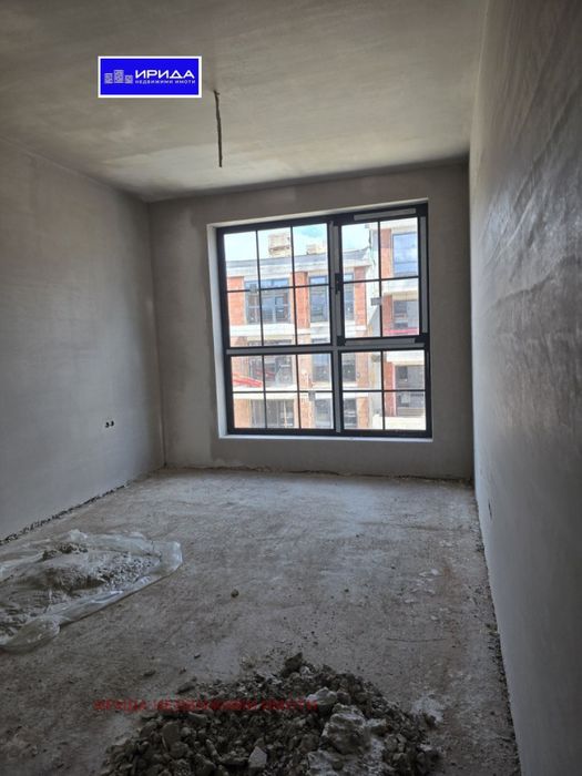 Двустаен апартамент в Малинова долина с двор 44кв.м. с АКТ 14!