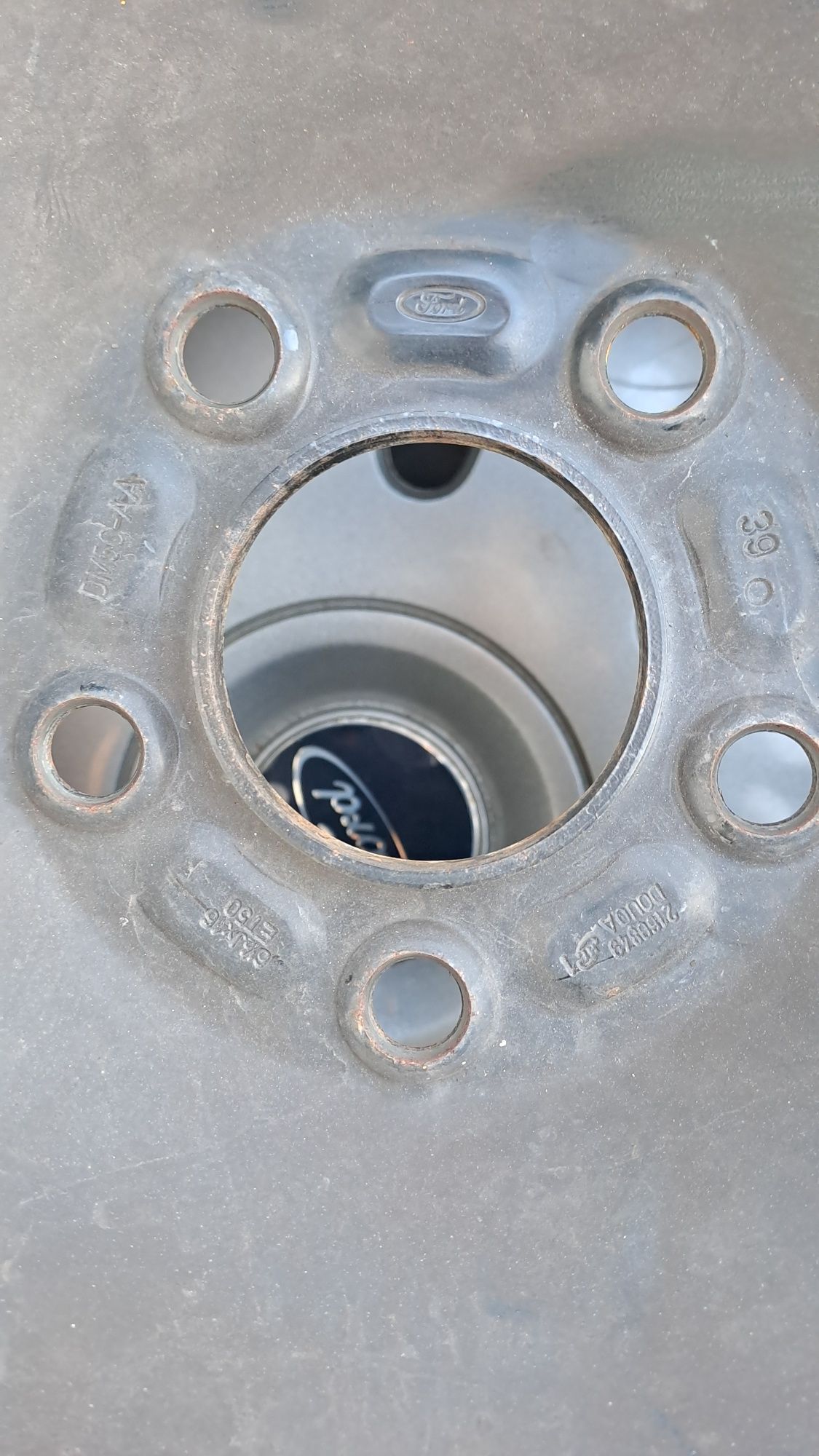 Anvelope iarna 215 55 r16 + jante originale Ford