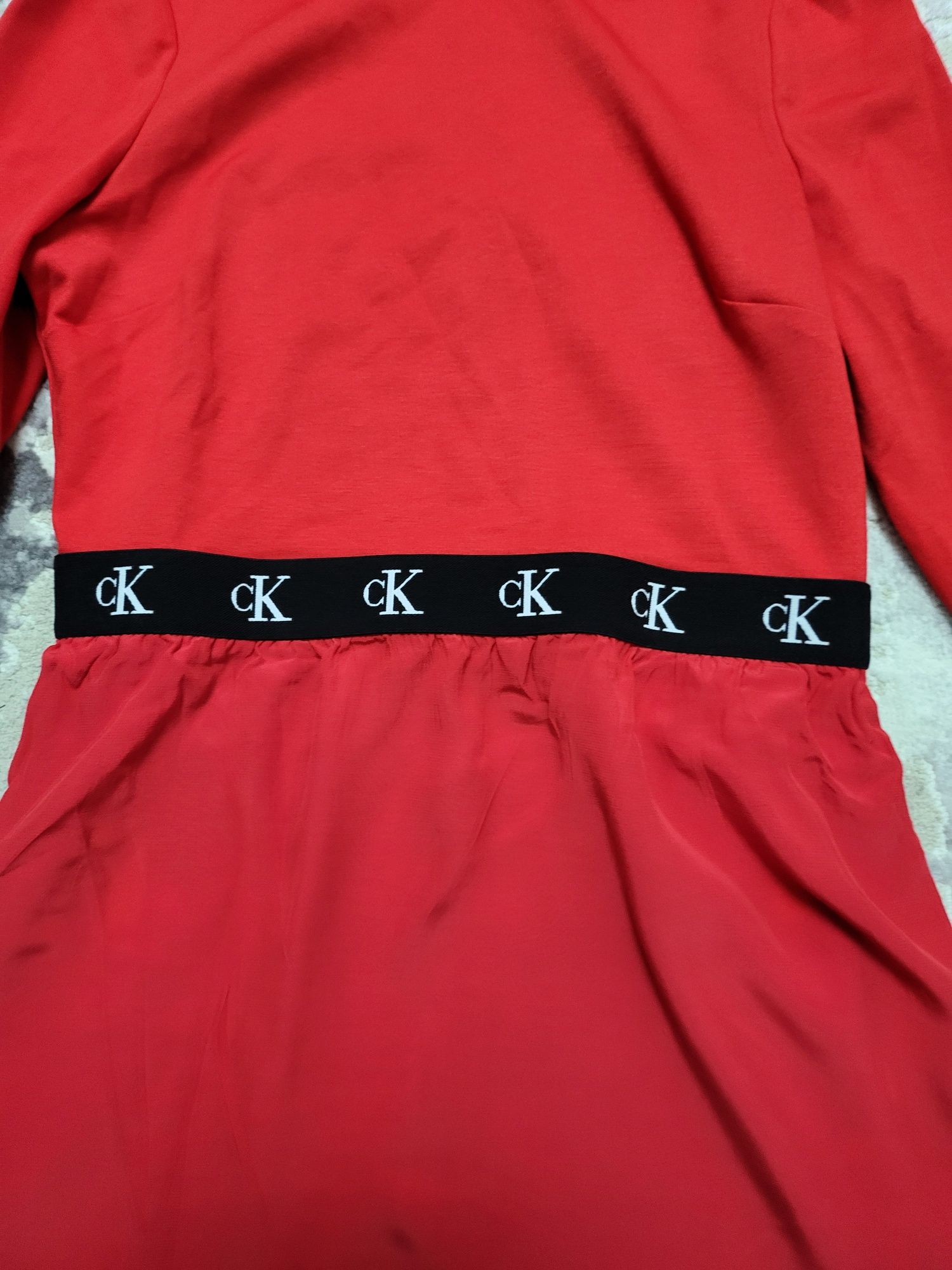 Vind rochie dama Calvin klein noua
