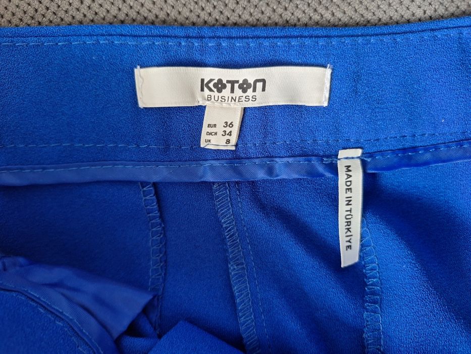 Pantaloni office albastri Koton