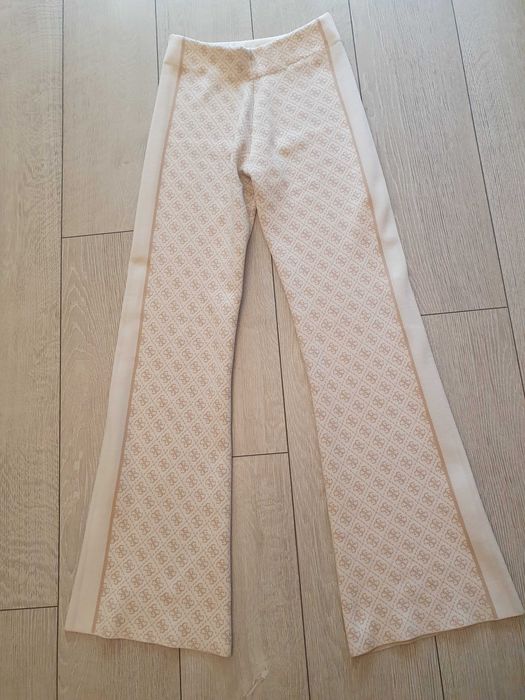 Guess спортен панталон оригинален