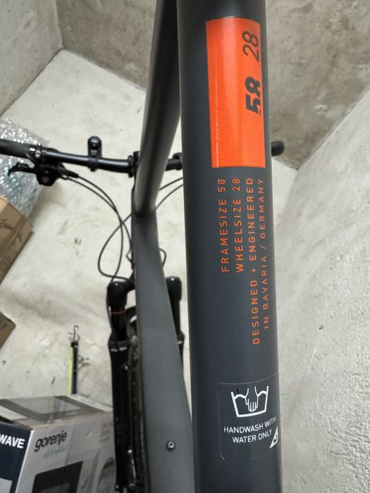 Bicicleta Trakking Cube