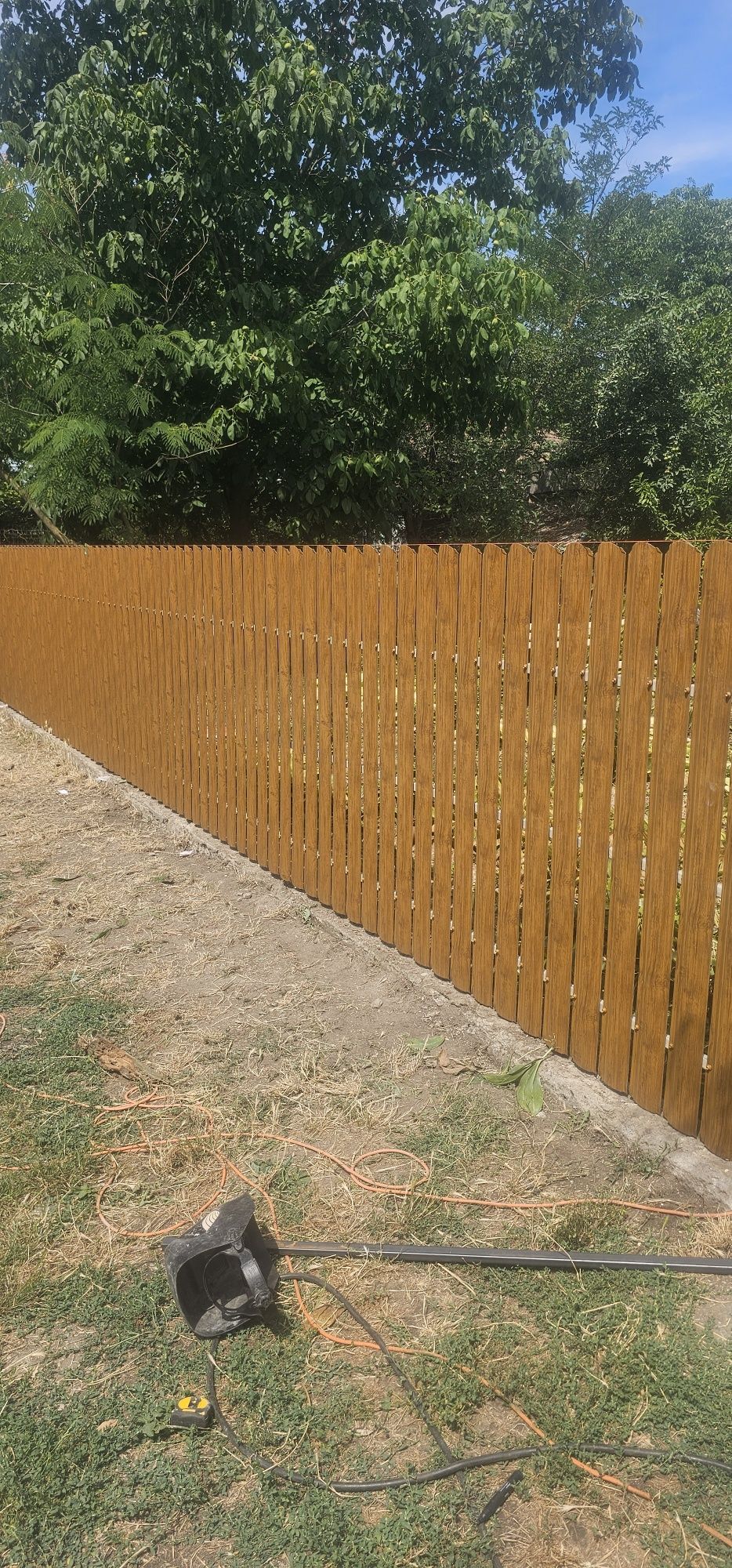 Garduri din sipca metalica, plasa, tabla, BCA, panou tip jaluzele