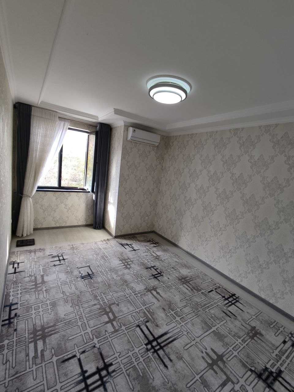Продается двухкомнатная квартира 2/2/2 в Мирзо Улугбекском районе.