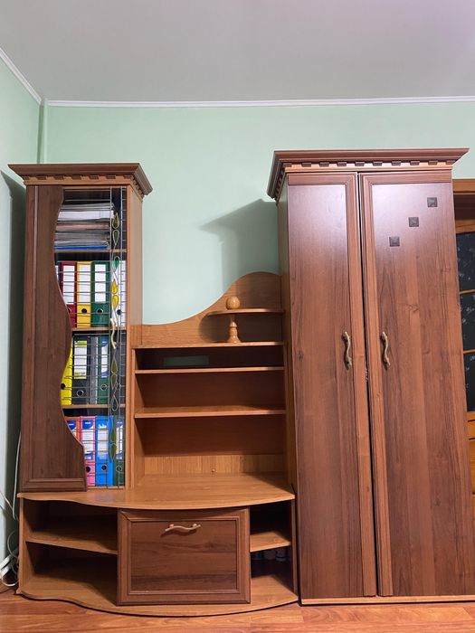 Vând mobilă de living / sufragerie / bibliotecă