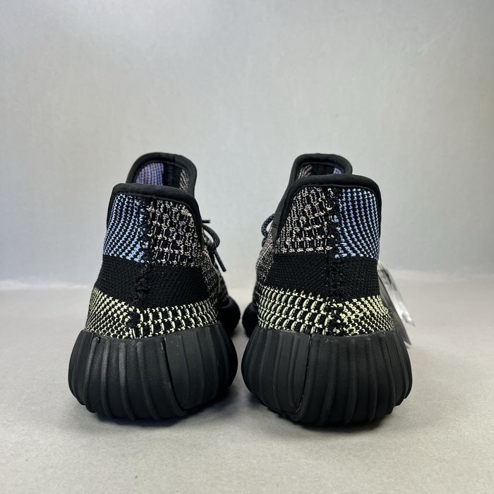 Yeezy Boost 350 V2 Neon! НОВИ!