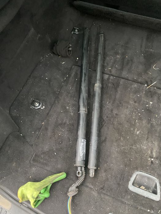 Електрически амотрисьори з багажник Volvo