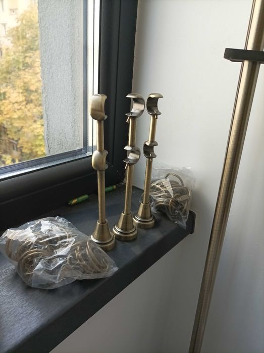 Vând galerie dublă  din metal, nouă