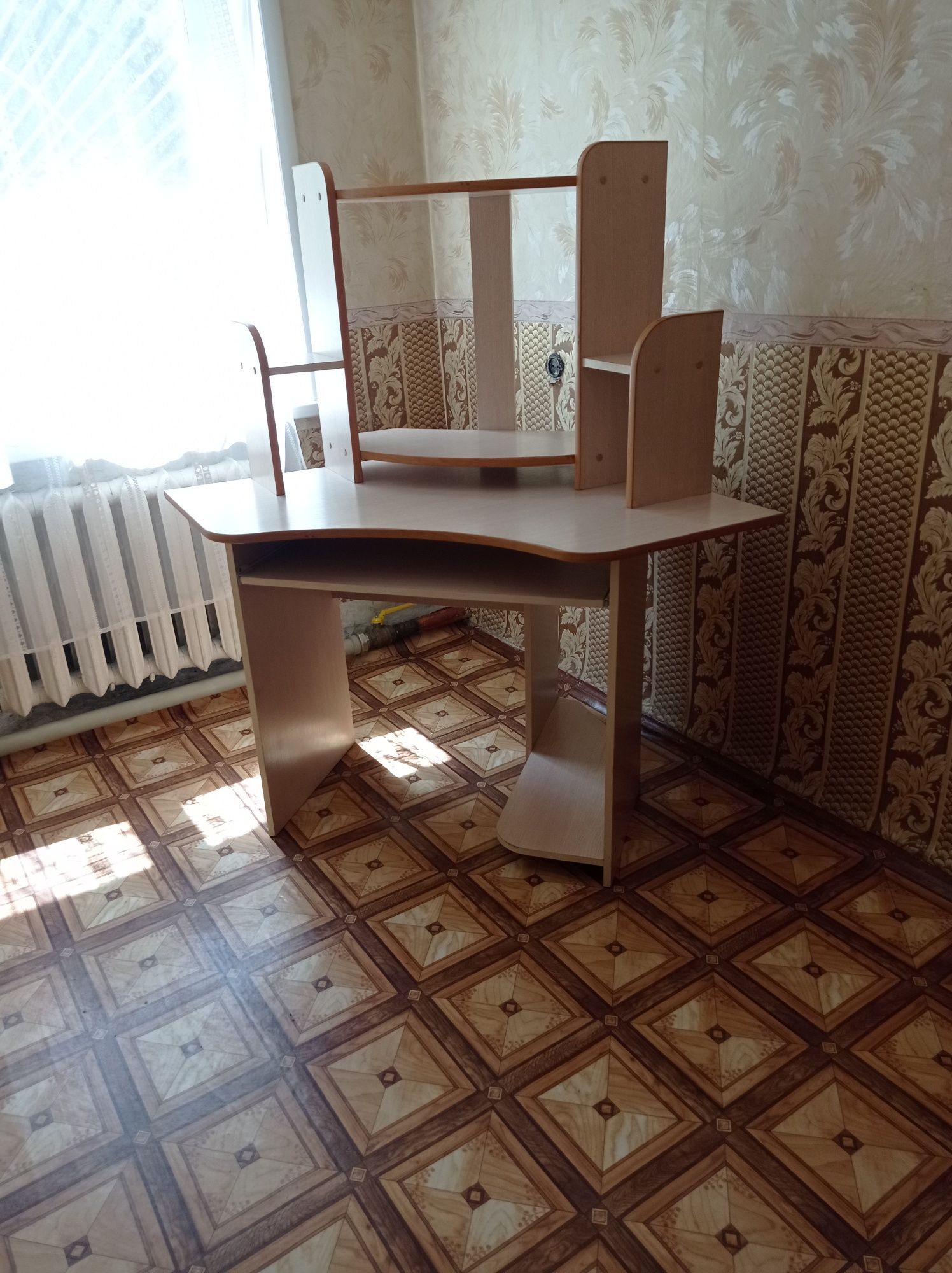 Компьютерный стол