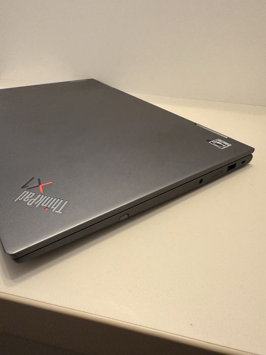 Lenovo ThinkPad X1 Yoga Gen 7 – i5-1245U / 32GB DDR5