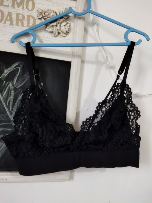 Bustiera sutien din dantela neagra mărimea S reglabil