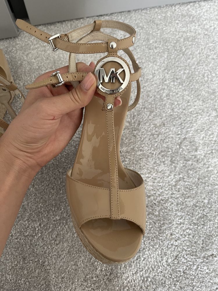 Sandale Michael Kors tip platforma