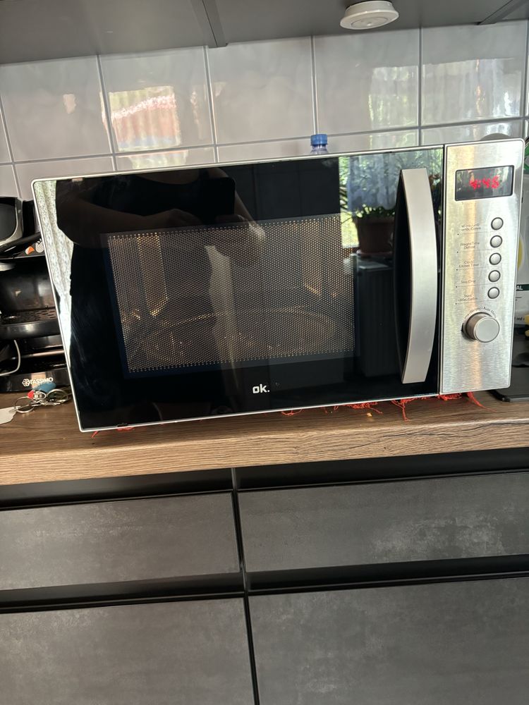 Vand Tv LG, cuptor microunde,storcator legume fructe,masuta birou,geac