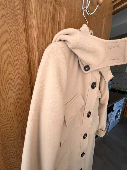 Класическо бежово палто adL