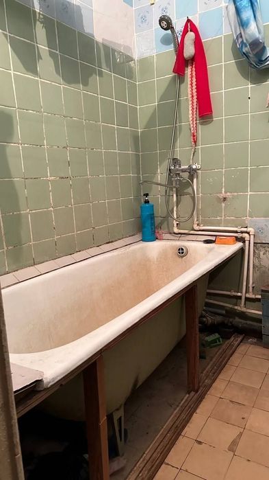 Срочно продаётся квартира в Яшнабадском районе Тузель 2 4/5/5