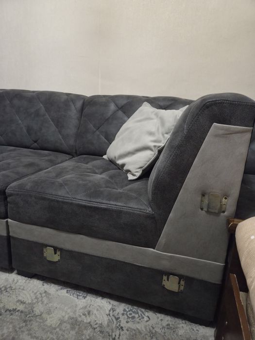 Продается диван уголок графитового цвета