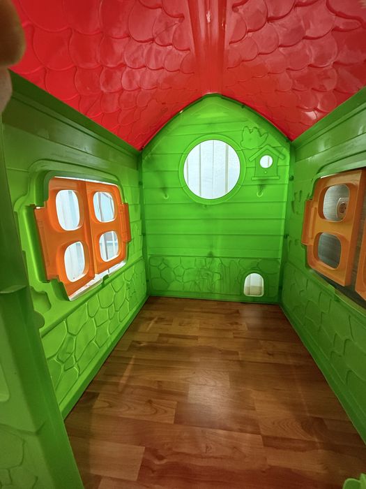 Пластмасова къща за игра