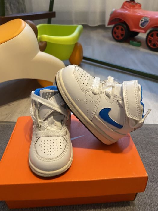 Ghetuțe Nike mărimea 21