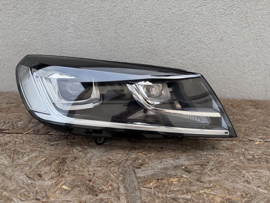 Far dreapta VW Touareg 7P Facelift 2016-2017-2018 Xenon + LED Original