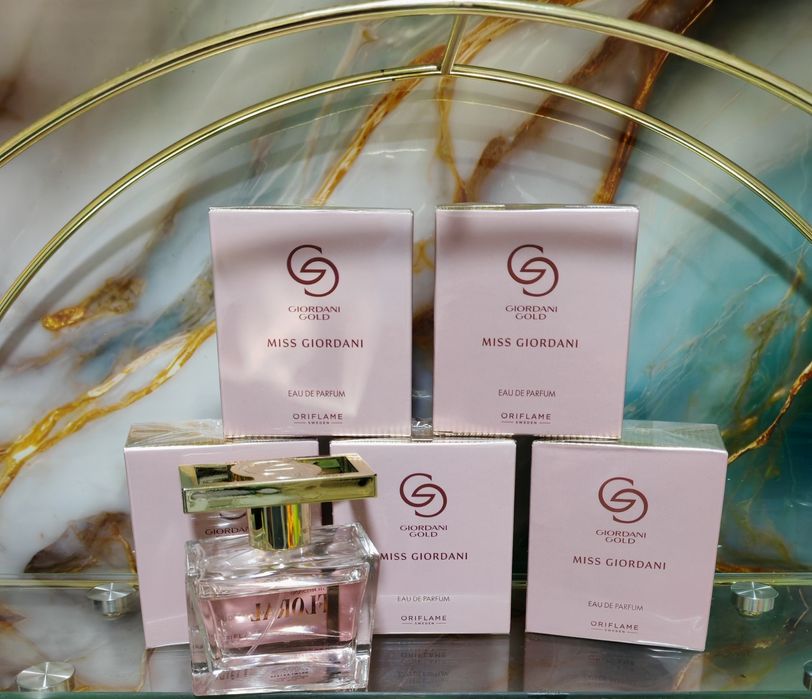 MISS GIORDANI Apa de parfum care durează mult