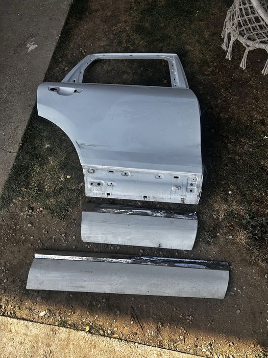 Ușă dreapta spate.bandouri uși vw tuareg 7.p.