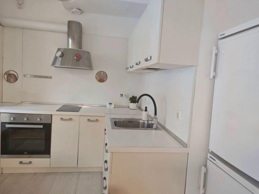Дава се под наем Двустаен апартамент в София, Витоша - 85 кв.м за 750 € - Снимка #2