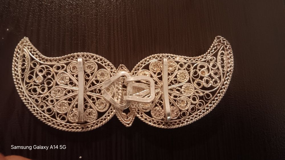 Сребарна стара ръчна брошка